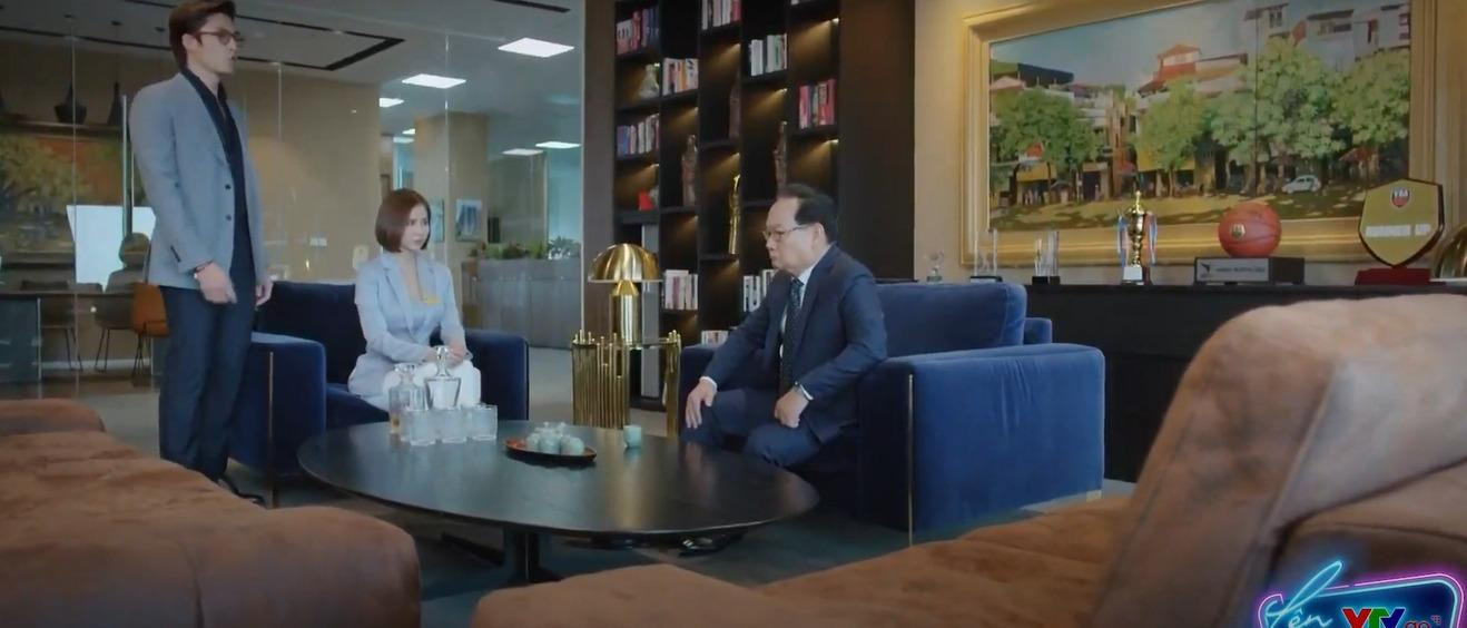 Ông Long tức giận khi phát hiện ra thân phận của Trang Ông Long tức giận khi phát hiện ra thân phận của Trang