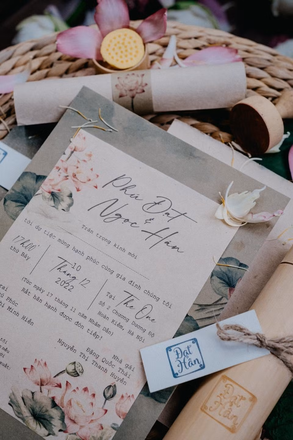 Thiệp cưới độc đáo của Hoa hậu Ngọc Hân. Thiệp cưới độc đáo của Hoa hậu Ngọc Hân.