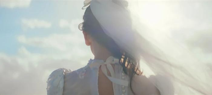 Hari Won mặc váy cưới trong MV mới Hari Won mặc váy cưới trong MV mới