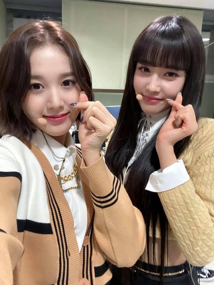 Yoon và J của STAYC Yoon và J của STAYC