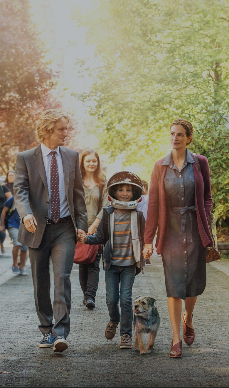 Auggie đã dám vượt qua mặc cảm để đến trường.