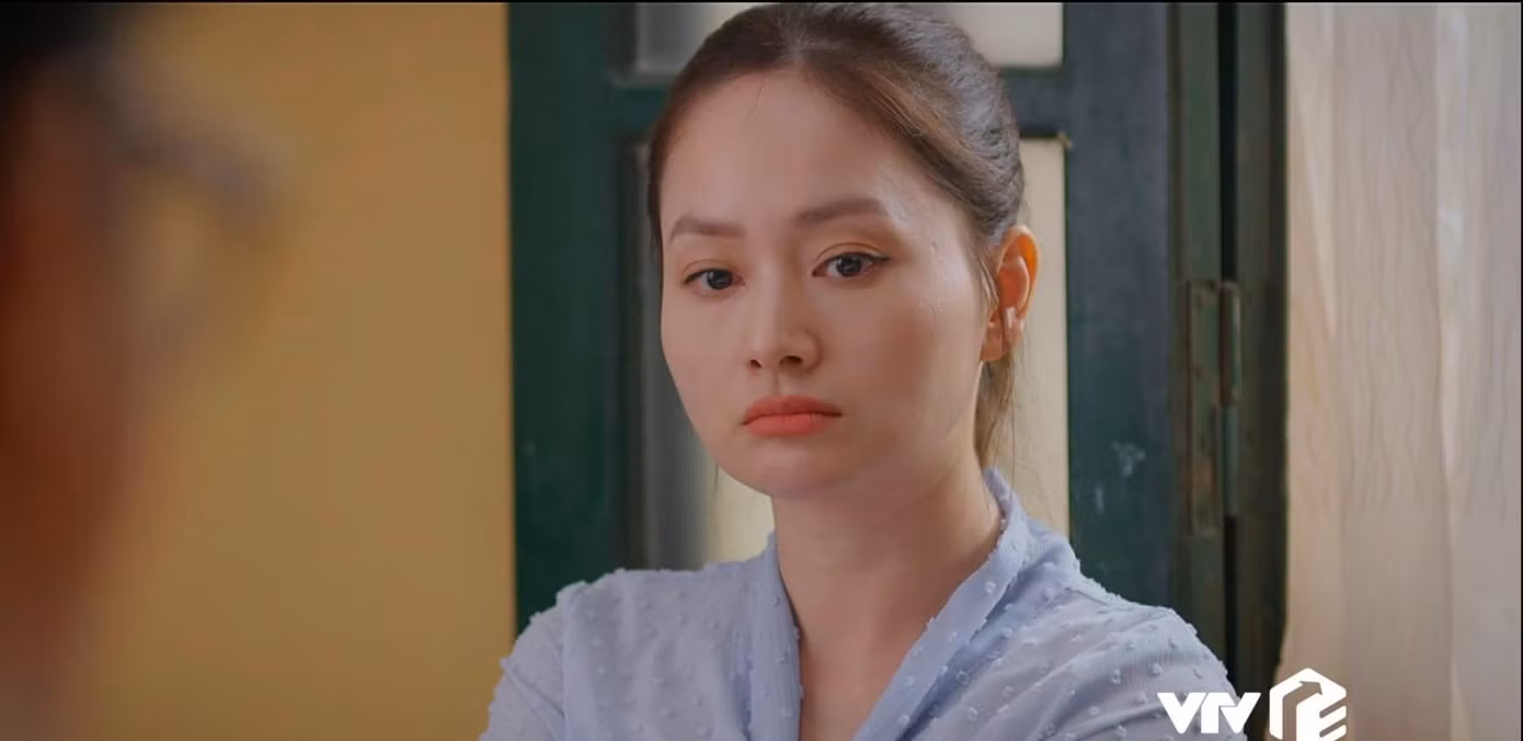 Khánh bị mẹ chồng bắt trả nợ hộ chị chồng