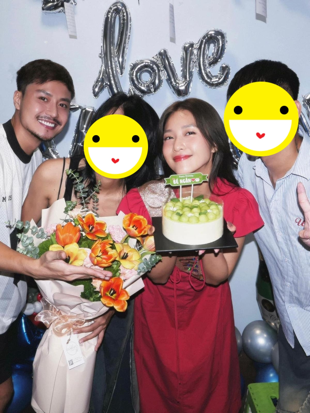 Nam diễn viên khoe giao diện mới trong sinh nhật Khả Ngân. Nam diễn viên khoe giao diện mới trong sinh nhật Khả Ngân.