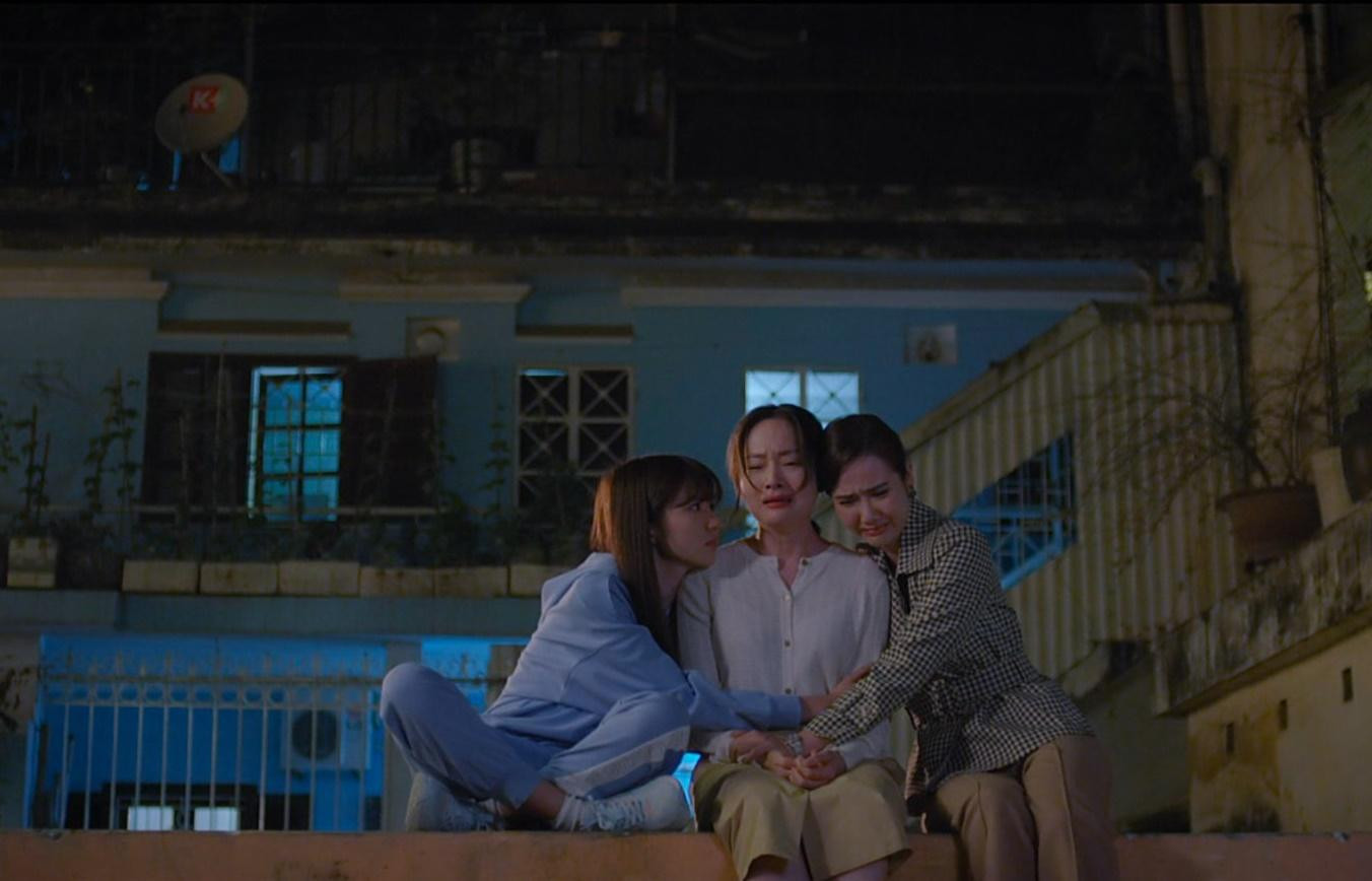 Vân Khánh khóc quá nhiều khiến khán giả mệt mỏi Vân Khánh khóc quá nhiều khiến khán giả mệt mỏi