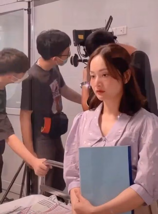 Hai vợ chồng Khánh - Đức làm gì ở bệnh viện?