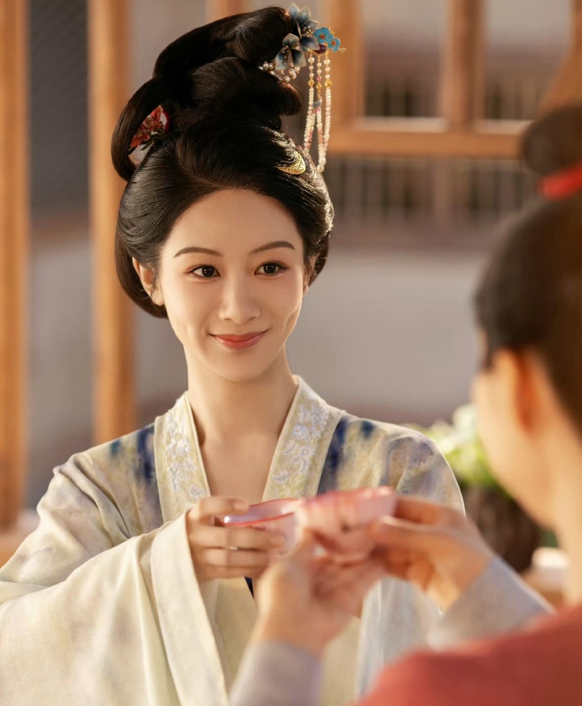 Dương Tử tiếp tục có nhiều tạo hình ghi điểm.