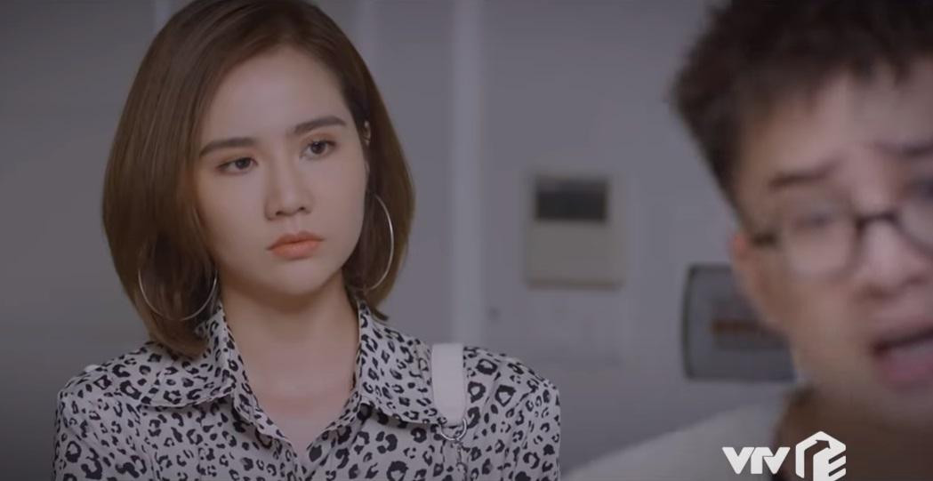 Hoàng Duy thích thú ra mặt khi biết chị sếp vẫn chưa yêu ai Hoàng Duy thích thú ra mặt khi biết chị sếp vẫn chưa yêu ai