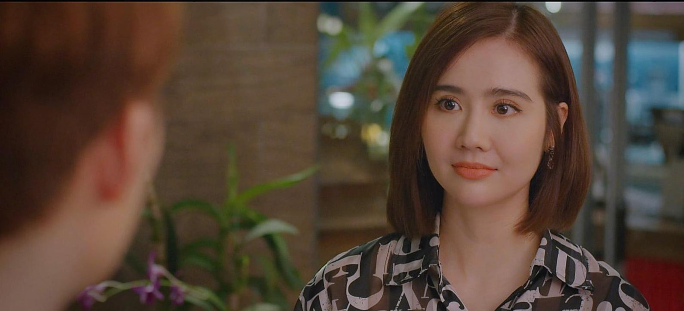 Trang bất ngờ khi gặp cậu gia sư của em gái