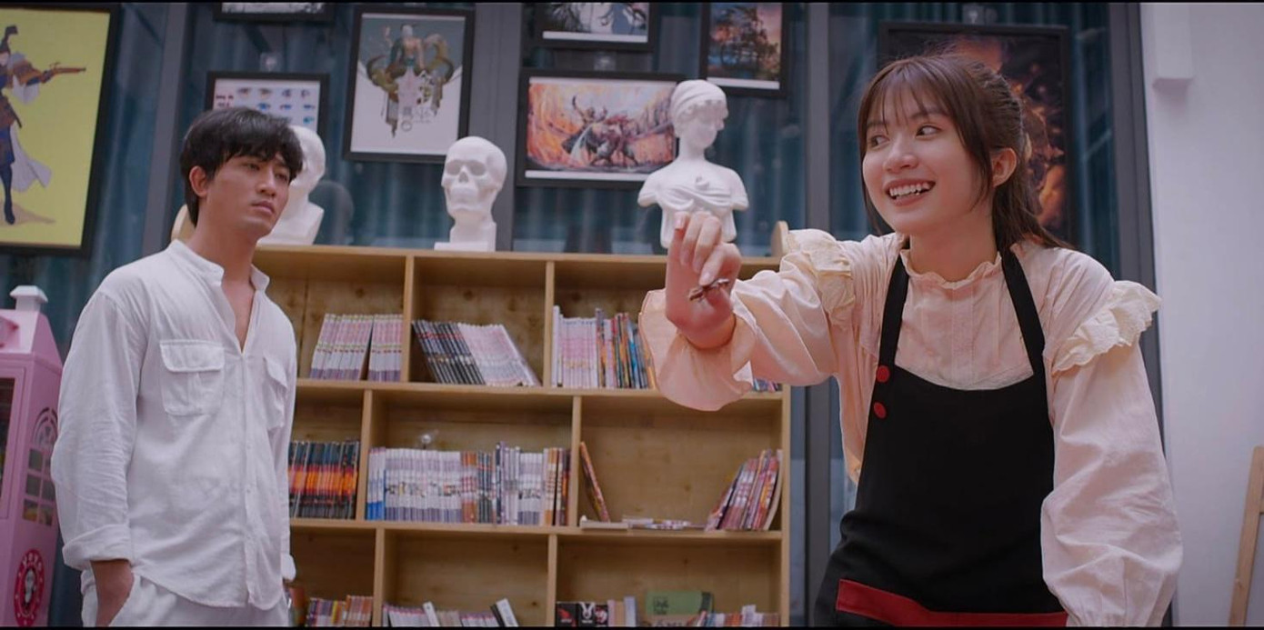 Đông Phong mất mặt vì sợ gián trước Vân Vân Đông Phong mất mặt vì sợ gián trước Vân Vân