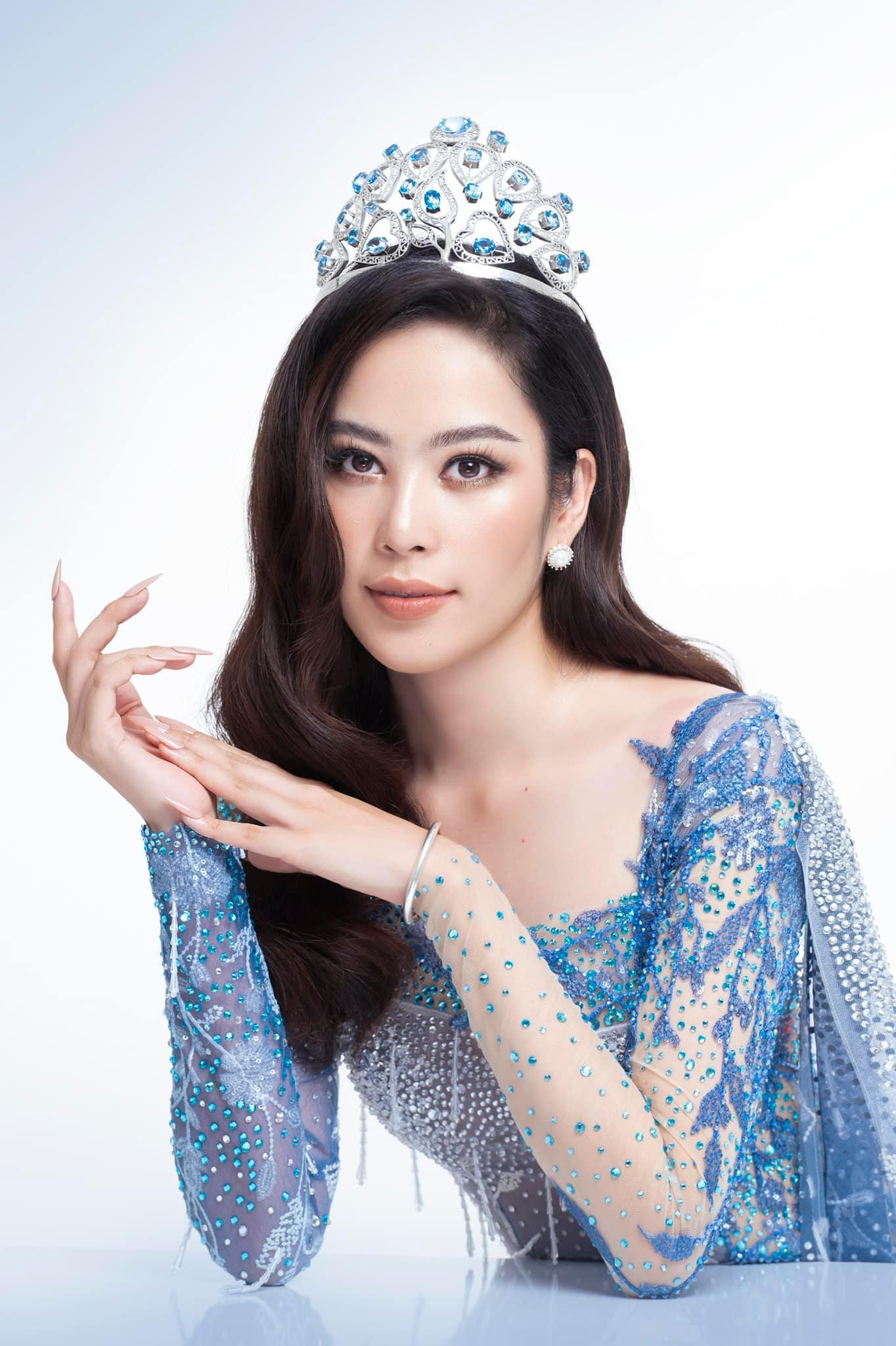 Nam Em cũng sẽ bán đấu giá vương miện của mình để làm từ thiện