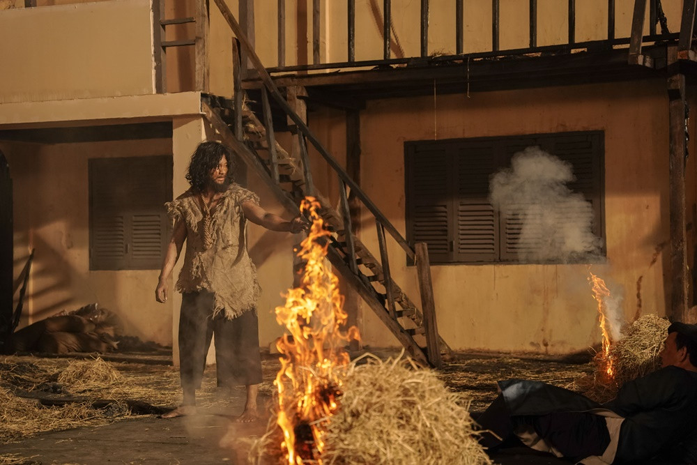 Võ Tòng trong phim đầy mạnh mẽ, gai góc. Võ Tòng trong phim đầy mạnh mẽ, gai góc.