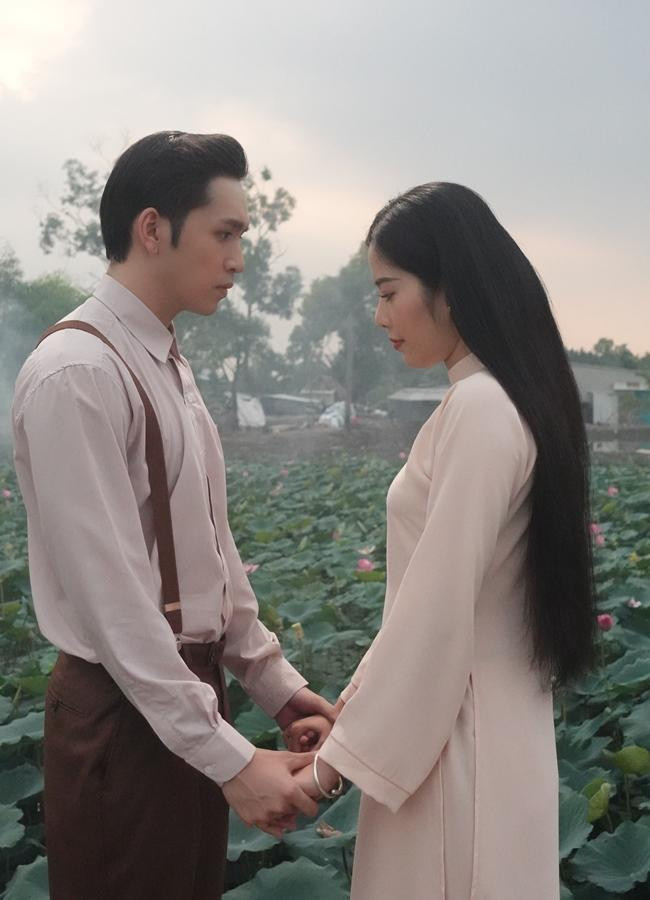 Bạch Công Khanh và Nam Em trong phim Nhà Không Bán