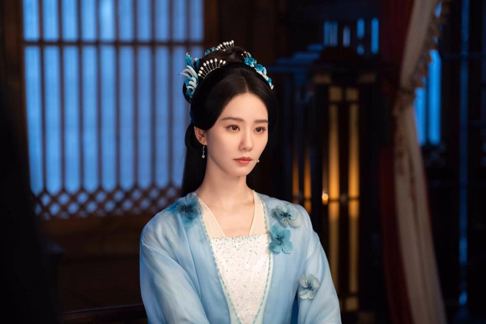 Biểu cảm của Lưu Thi Thi có phần mệt mỏi