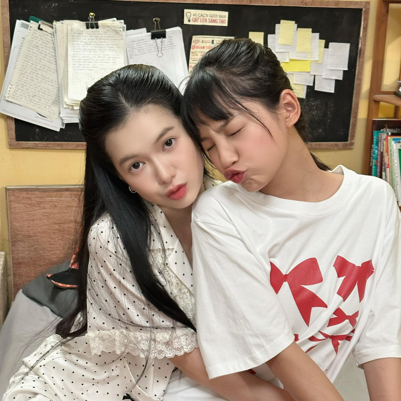 Hai diễn viên trở nên thân thiết sau khi đóng chung. Hai diễn viên trở nên thân thiết sau khi đóng chung.