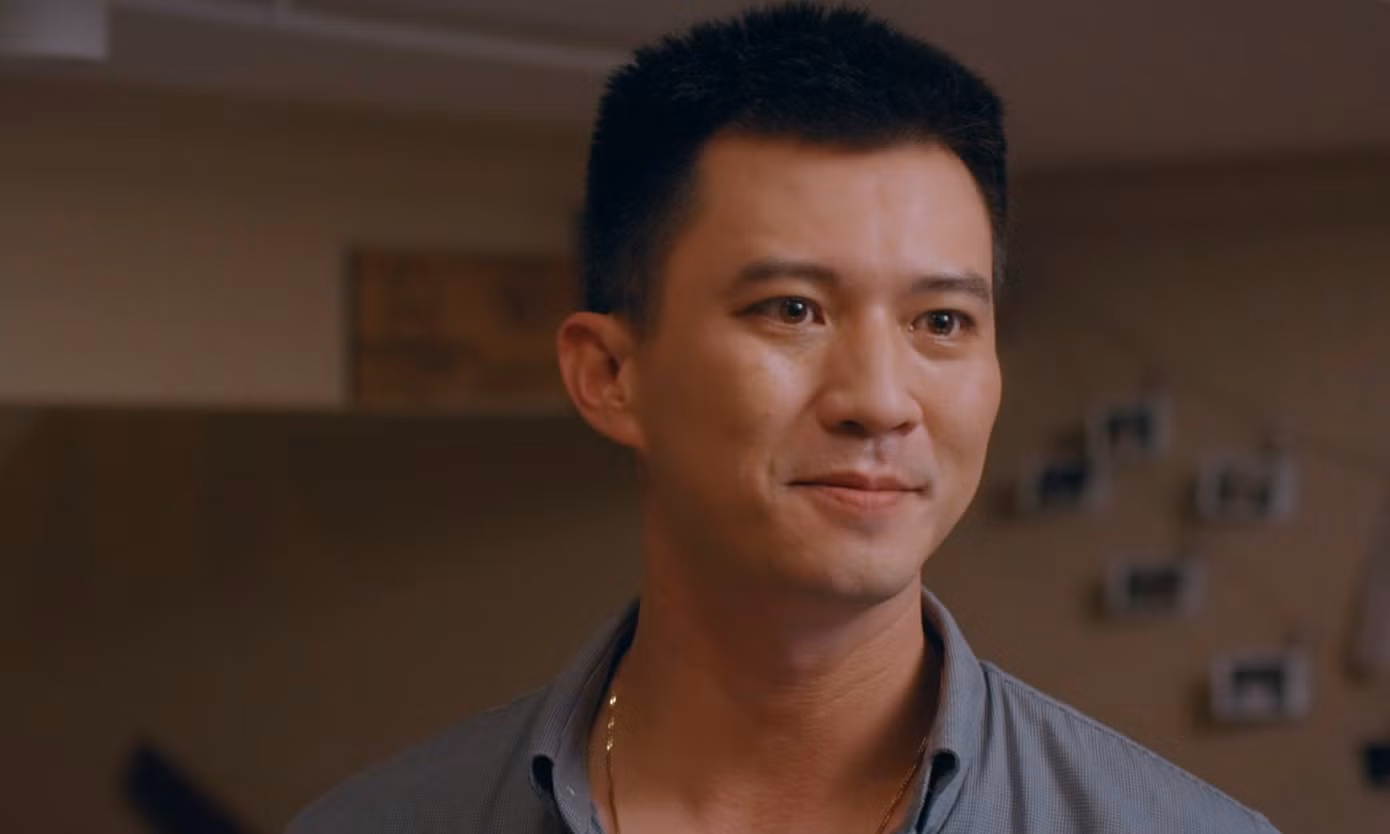 Ly đang có tới hai chàng Quy vây quanh Ly đang có tới hai chàng Quy vây quanh