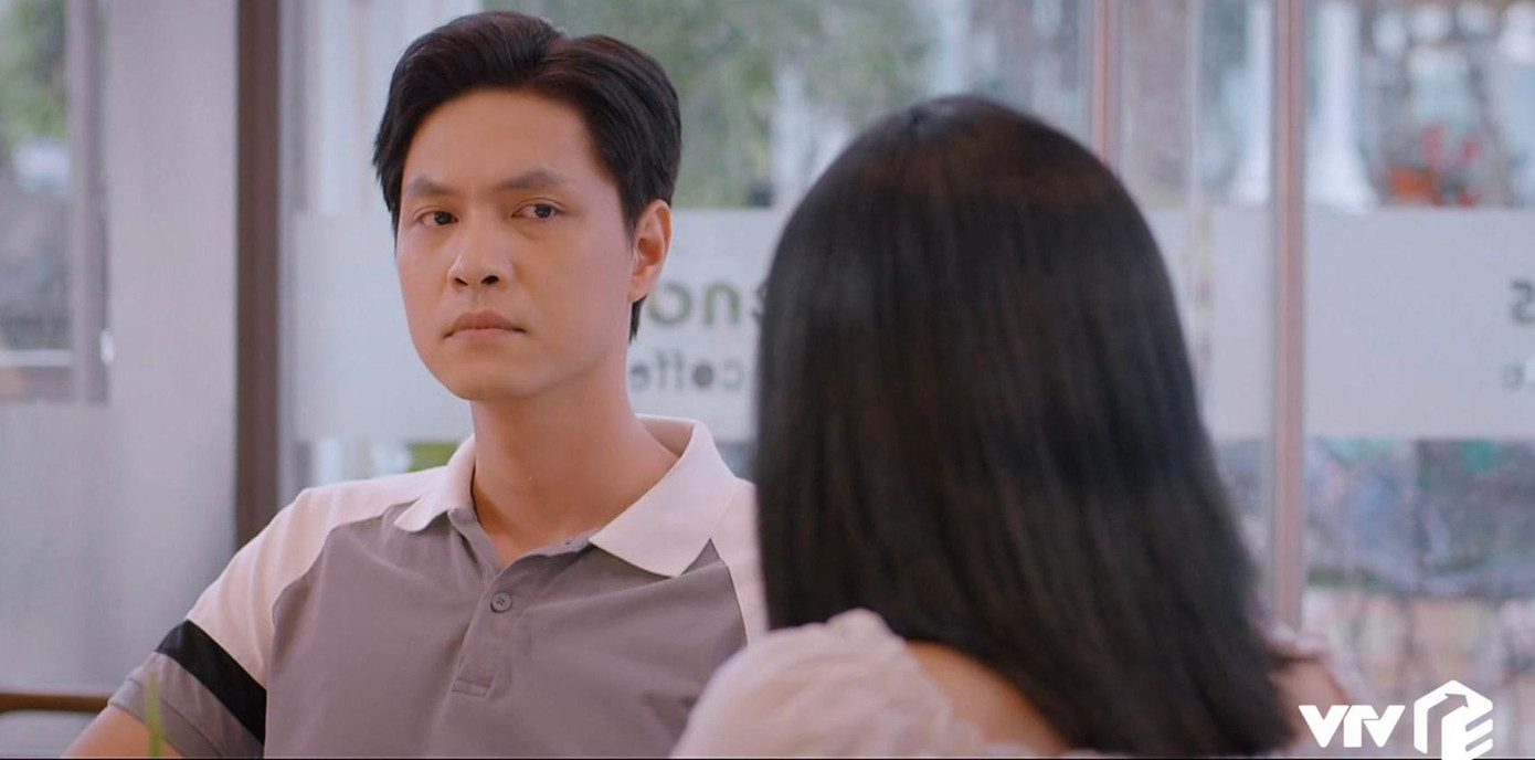 Nghĩa thì mập mờ giữa hai cô gái Nghĩa thì mập mờ giữa hai cô gái