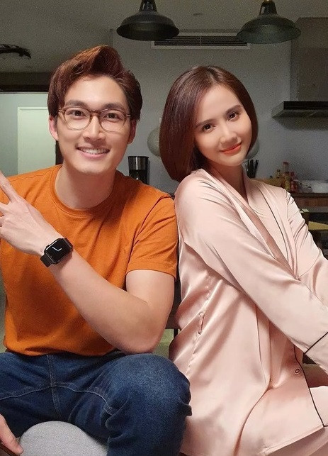 Cô và Đình Tú chỉ là đồng nghiệp thân thiết.