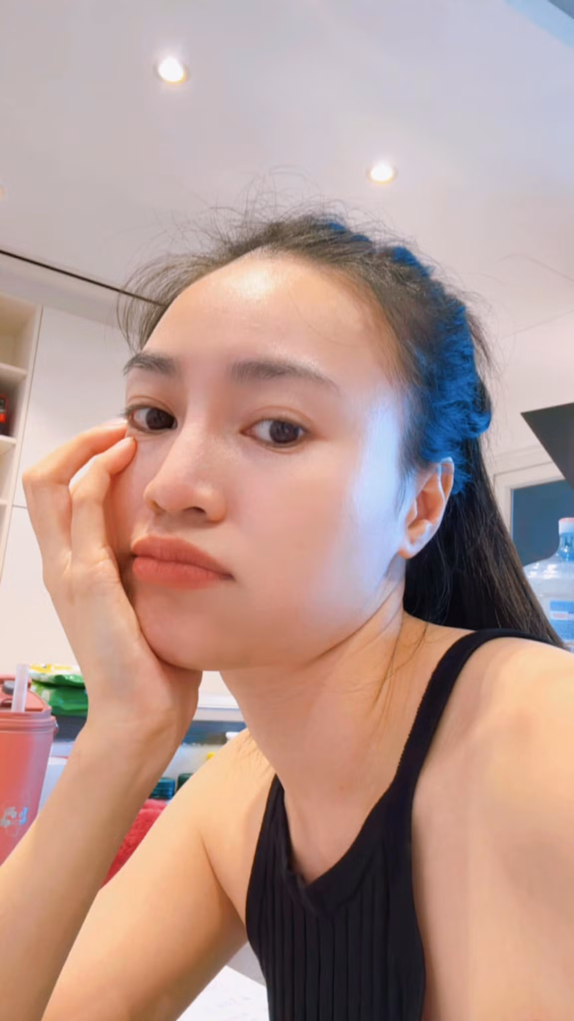 Nữ diễn viên đã phải giải thích rằng cô chỉ trêu đùa Tiến Luật.