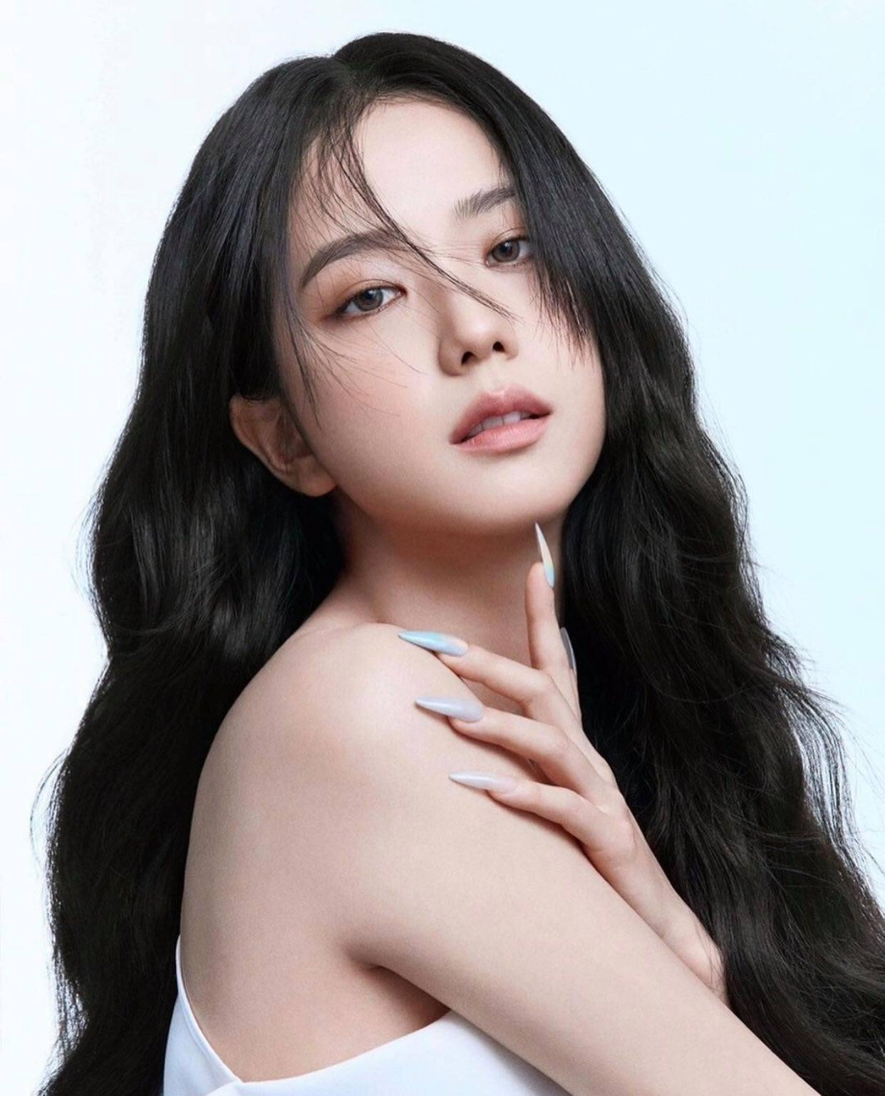 Việc Lisa và Rosé vẫn ở Hàn khiến nhiều người thắc mắc