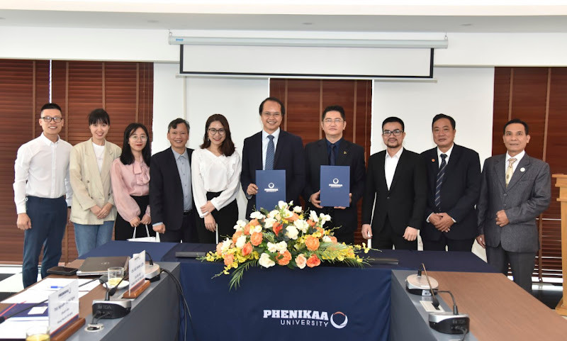 Hình ảnh buổi ký kết hợp tác của trường Đại học Phenikaa và công ty CP Bliss Education trong dự án Khởi Nghiệp Kỳ Lân.