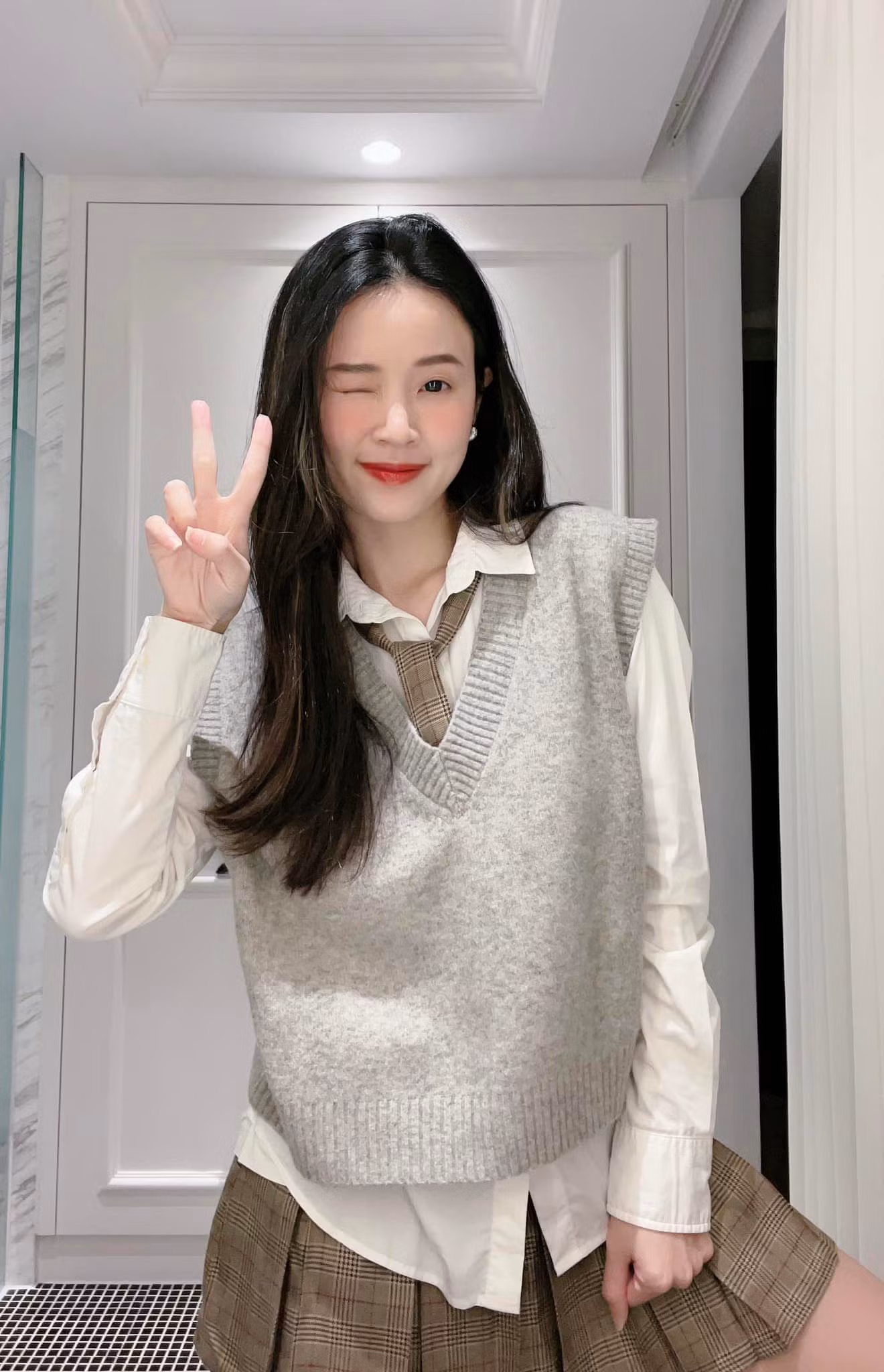 Midu vướng nhiều chuyện không vui kể từ sau khi thông báo sắp lên xe hoa. Midu vướng nhiều chuyện không vui kể từ sau khi thông báo sắp lên xe hoa.