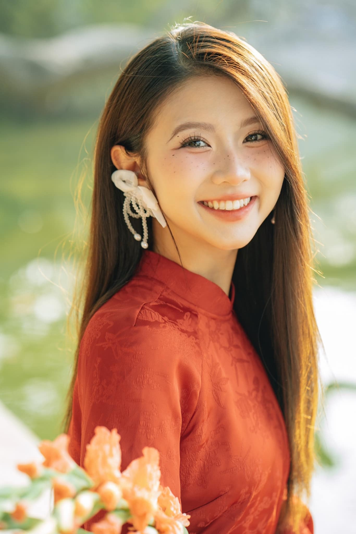 Diễn viên Quỳnh Trang sở hữu nụ cười tỏa nắng. Diễn viên Quỳnh Trang sở hữu nụ cười tỏa nắng.