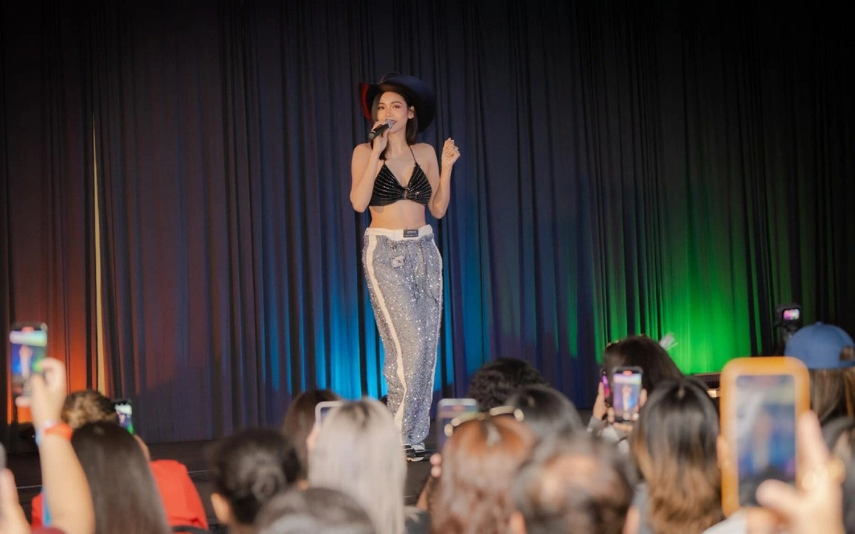 Engfa có kế hoạch tổ chức hẳn đêm nhạc ở Việt Nam. Engfa có kế hoạch tổ chức hẳn đêm nhạc ở Việt Nam.