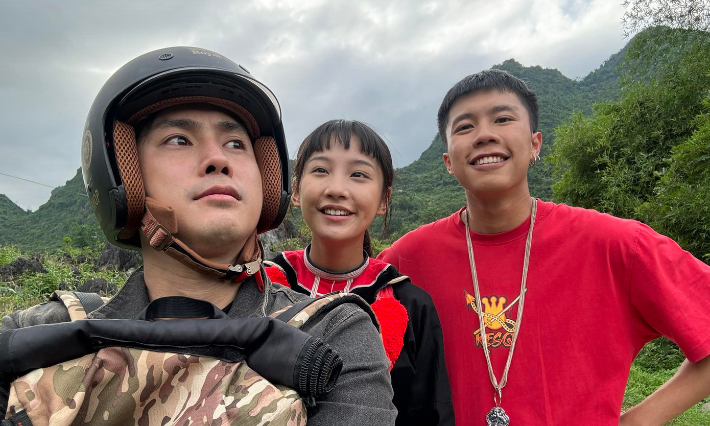 Chải xuất hiện kịp thời khi thấy Pu đi với người lạ.