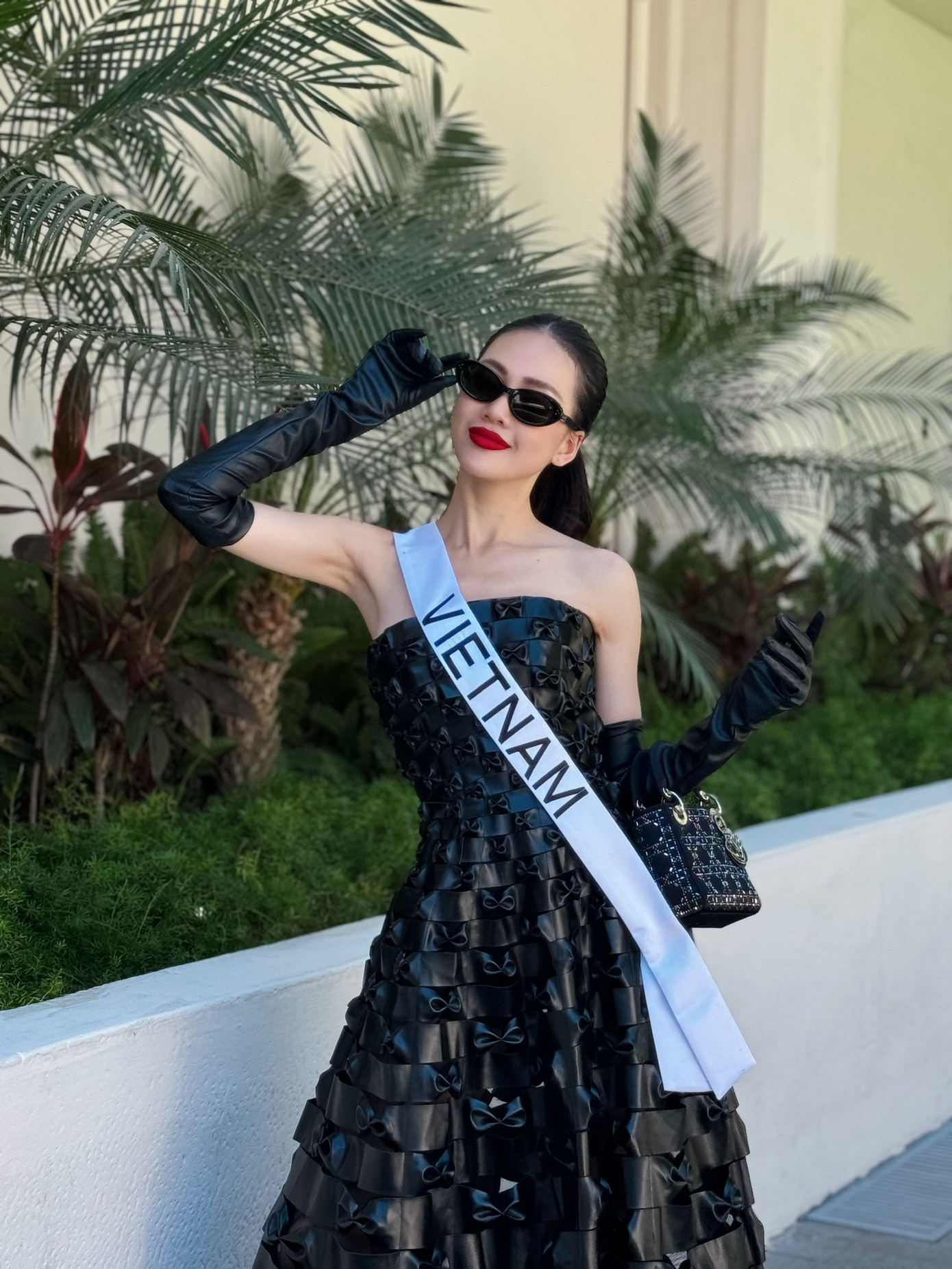Bùi Quỳnh Hoa luôn chăm chút cho diện mạo xinh đẹp ở Miss Universe 2023. Bùi Quỳnh Hoa luôn chăm chút cho diện mạo xinh đẹp ở Miss Universe 2023.