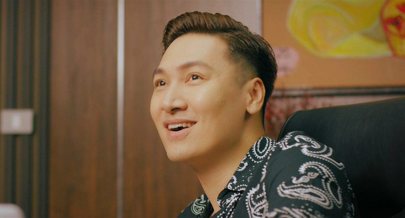 Mạnh Trường có vẻ vẫn thích vào vai &quot;soái ca si tình&quot; sau bao nhiêu năm.