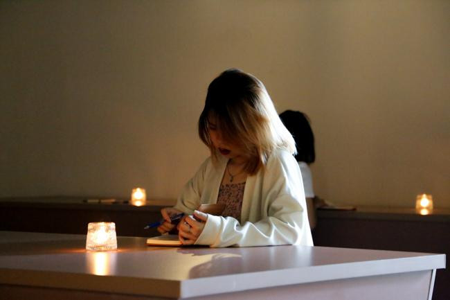 Khu “Chiêm Nghiệm” nhận được sự chia sẻ nhiệt tình từ các bạn trẻ Khu “Chiêm Nghiệm” nhận được sự chia sẻ nhiệt tình từ các bạn trẻ