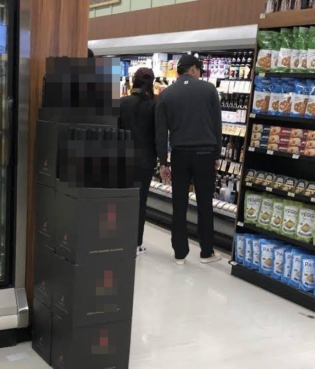 Điều này làm netizen nhớ đến Hyun Bin, Son Ye Jin hẹn hò ở Mỹ trước khi công khai tình cảm. Điều này làm netizen nhớ đến Hyun Bin, Son Ye Jin hẹn hò ở Mỹ trước khi công khai tình cảm.