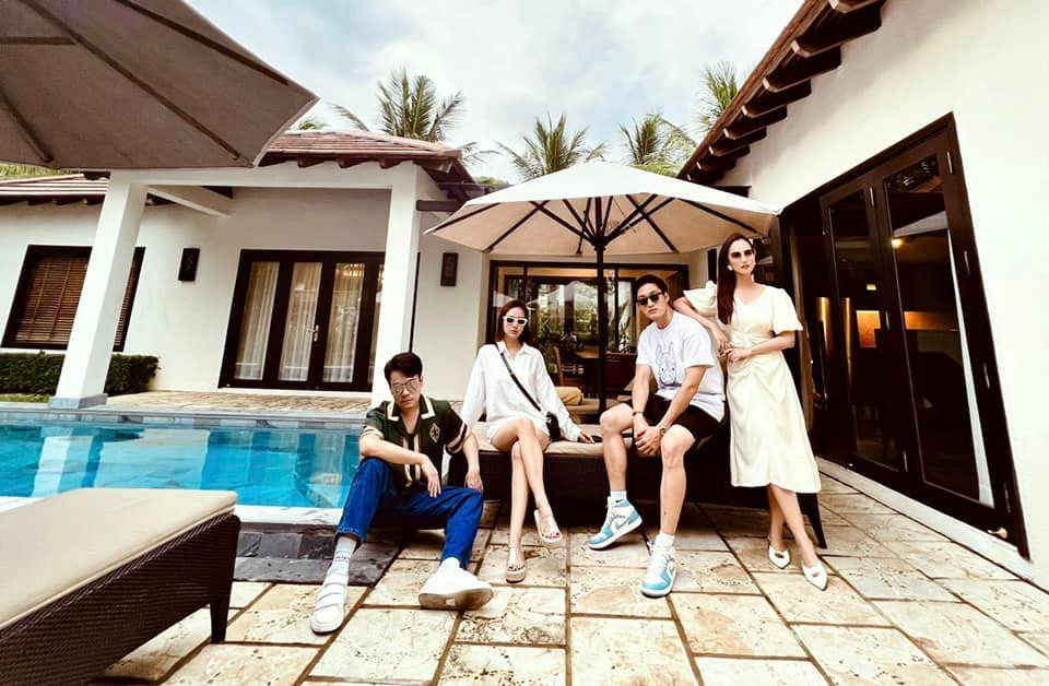 Đình Tú mới đi nghỉ dưỡng cùng nhóm bạn thân của Huyền Lizzie Đình Tú mới đi nghỉ dưỡng cùng nhóm bạn thân của Huyền Lizzie