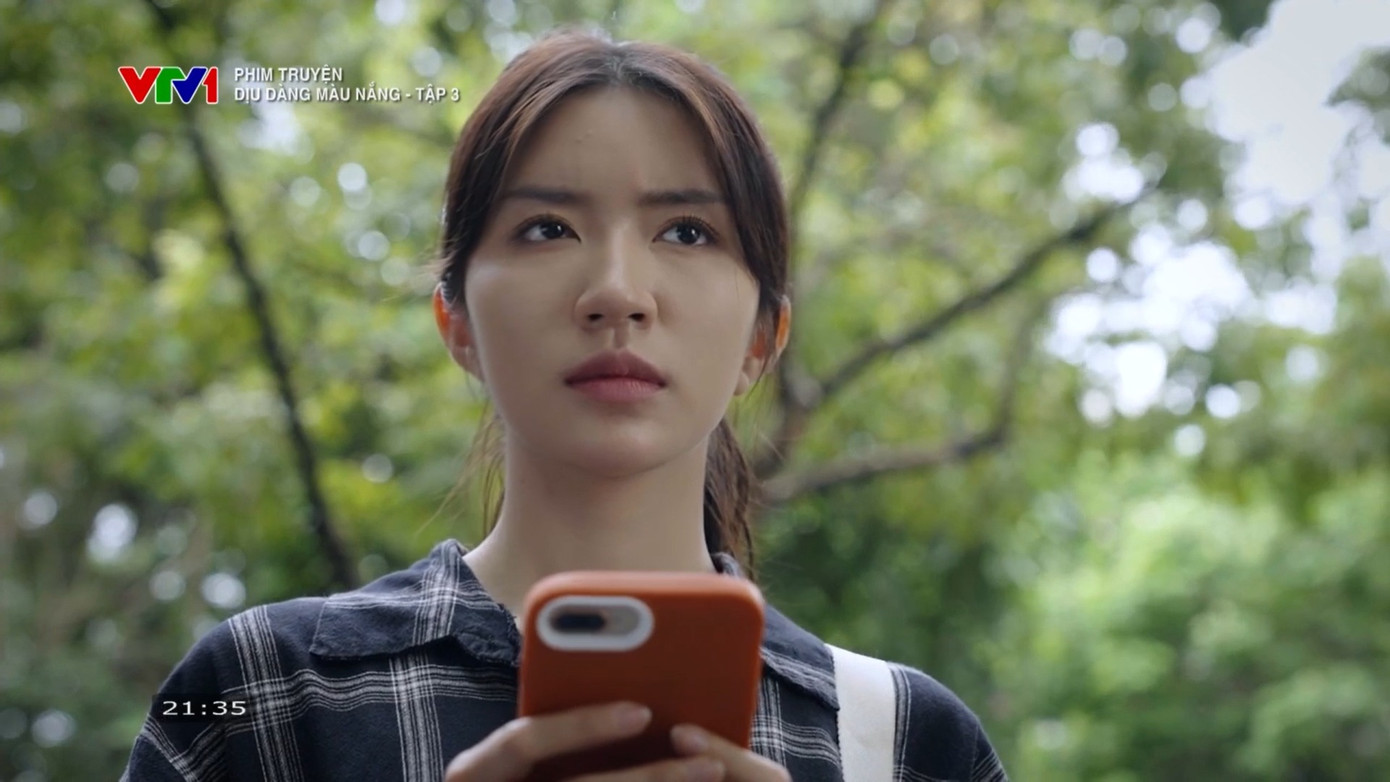 Nhà nghèo nhưng Xuân lúc nào cũng săm soi, khó tính với người khác.