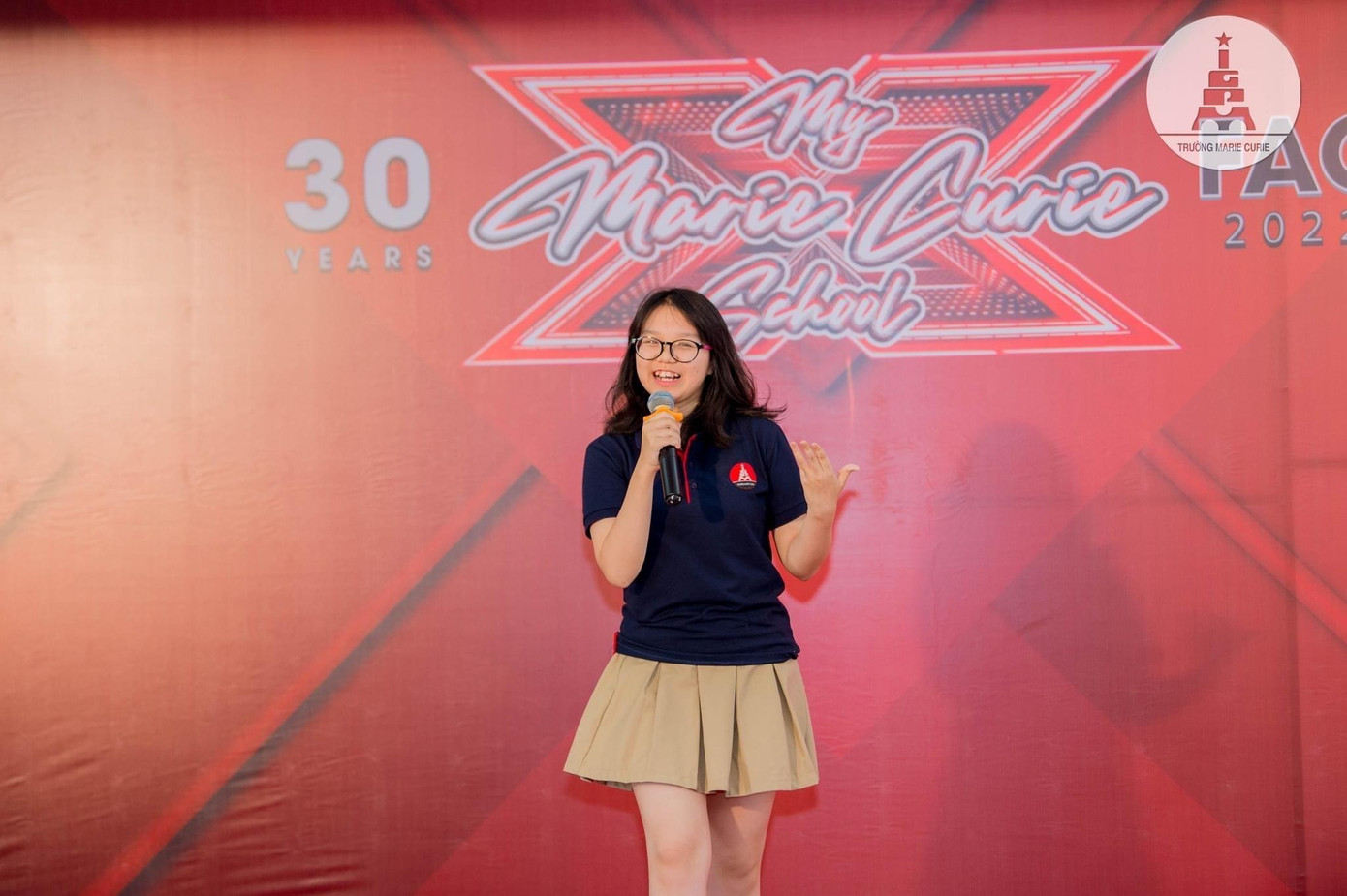 Cô bạn còn rất nhiệt tình tham gia hoạt động ngoại khóa.