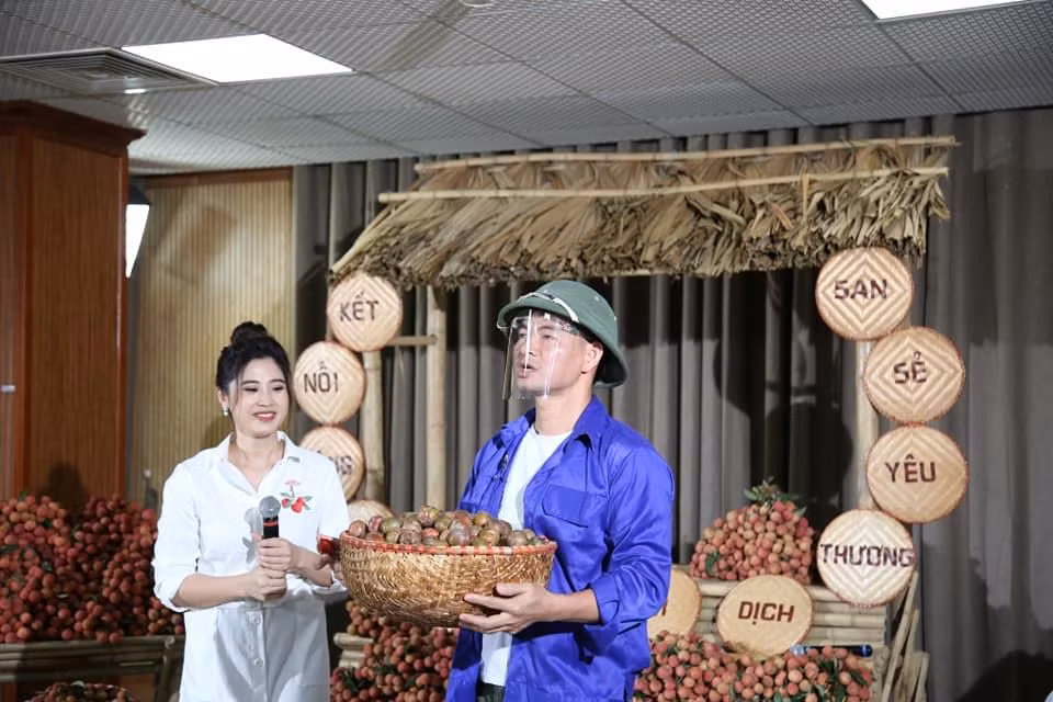 Xuân Bắc thường xuyên tham gia các hoạt động thiện nguyện.