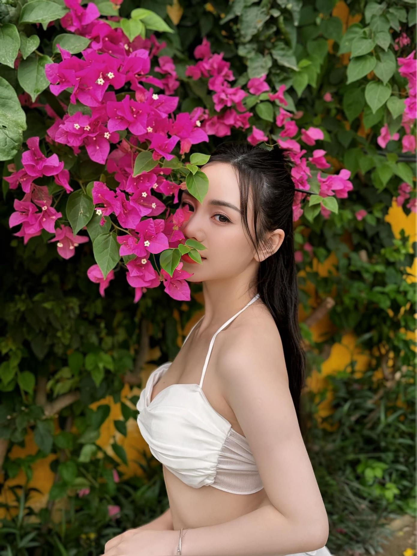 Có người cho rằng nữ diễn viên nên phản ứng bình tĩnh hơn. Có người cho rằng nữ diễn viên nên phản ứng bình tĩnh hơn.