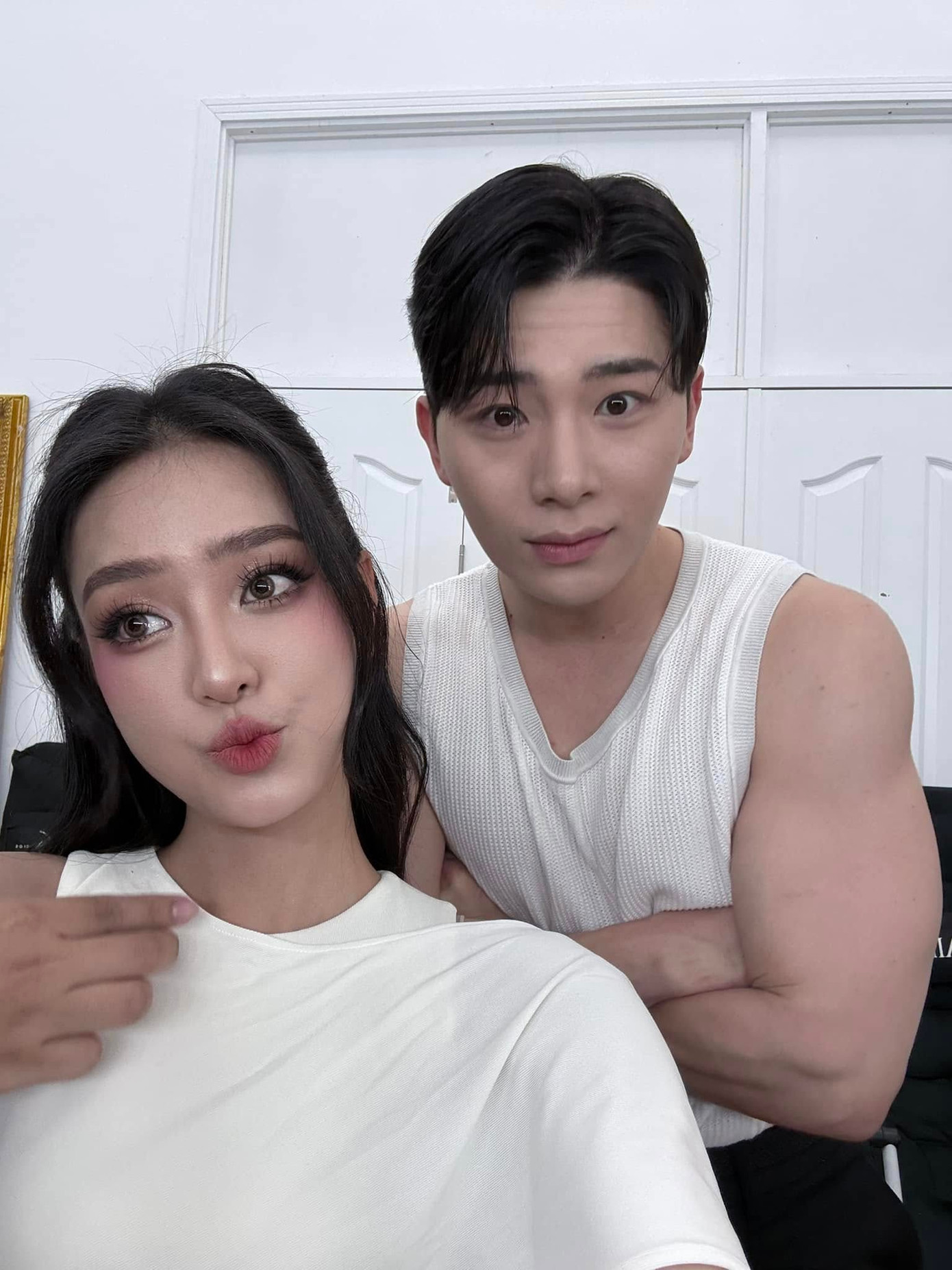 Bùi Khánh Linh bị chỉ trích vì phủ nhận tình cảm với Minuk. Bùi Khánh Linh bị chỉ trích vì phủ nhận tình cảm với Minuk.