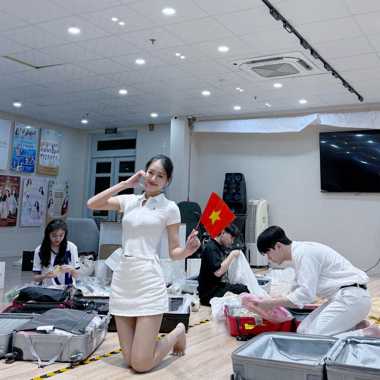 Bùi Khánh Linh mất điểm trầm trọng sau khi thông báo chuyện tình cảm cá nhân. Bùi Khánh Linh mất điểm trầm trọng sau khi thông báo chuyện tình cảm cá nhân.