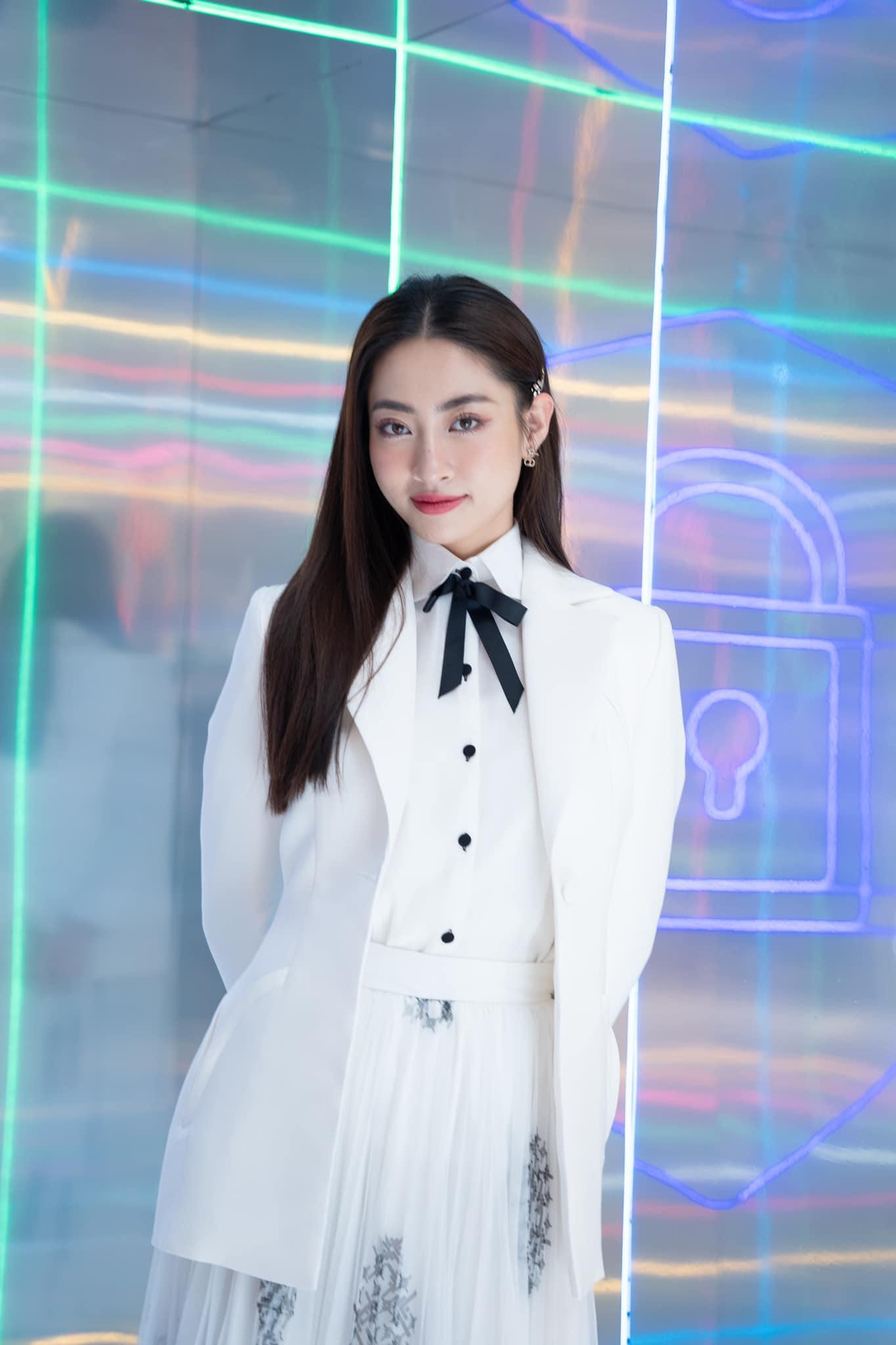 Nàng hậu chuẩn bị làm giảng viên đại học