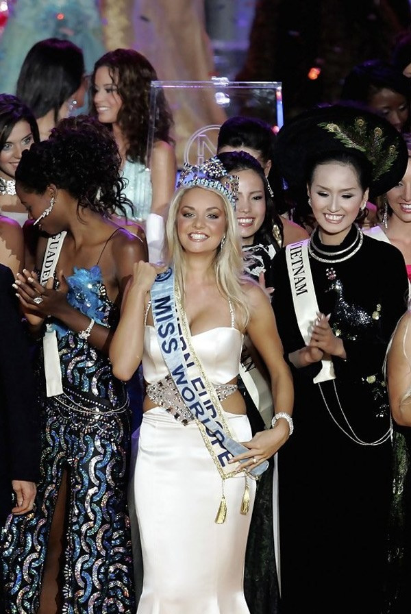 Mai Phương Thúy vẫn lọt Top 17 chung cuộc.