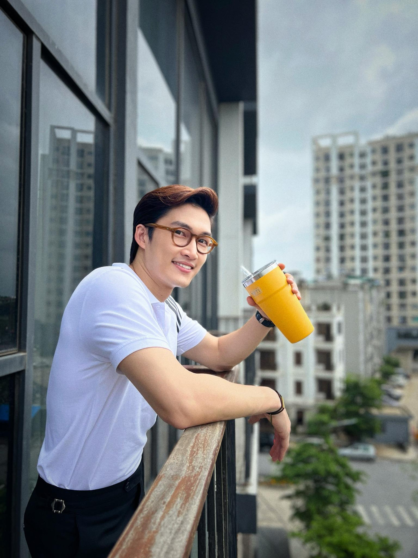 Đình Tú chỉ chia sẻ hình ảnh bản thân mà không nhắc lại chuyện tình cũ. Đình Tú chỉ chia sẻ hình ảnh bản thân mà không nhắc lại chuyện tình cũ.