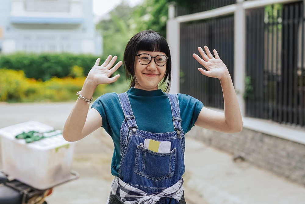 Nữ diễn viên cho biết lần đầu đóng phim hài nên chưa quen.