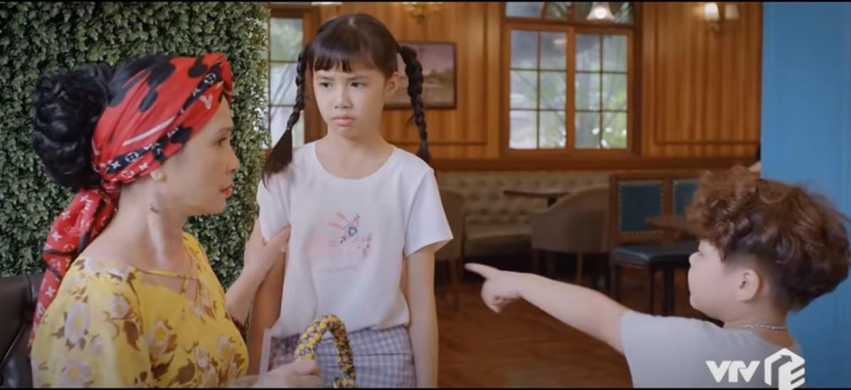 Sam - So khiến bà Hiền méo mặt vì quá nghịch ngợm