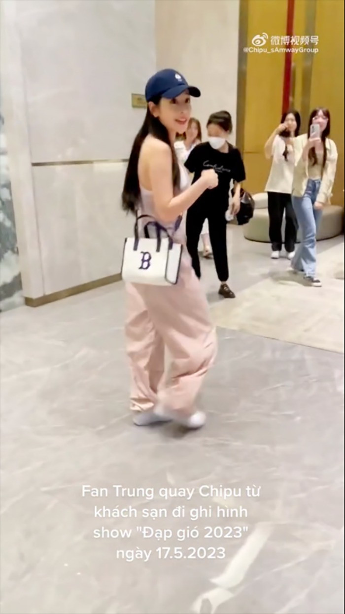 Chi Pu bắt đầu có fan Trung Quốc sau công diễn 2. Chi Pu bắt đầu có fan Trung Quốc sau công diễn 2.