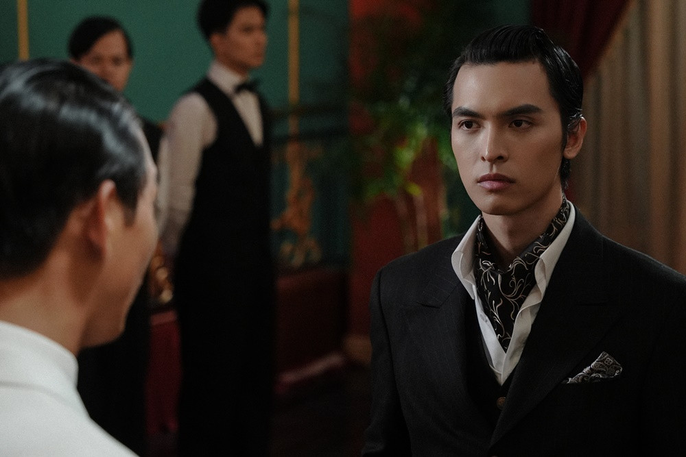 Công Dương còn hỗ trợ Song Luân học nói tiếng Pháp cho chuẩn. Công Dương còn hỗ trợ Song Luân học nói tiếng Pháp cho chuẩn.