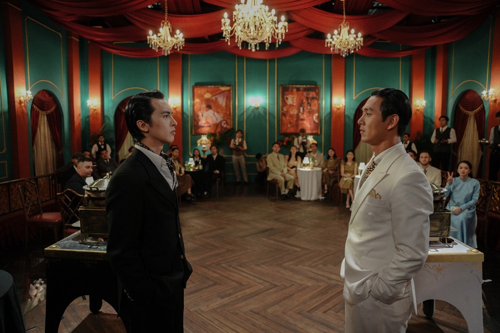 Hắc - Bạch Công tử mỗi người một tính cách. Hắc - Bạch Công tử mỗi người một tính cách.