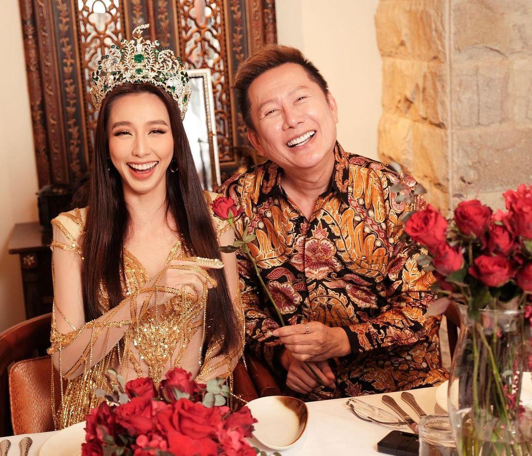 Ông Nawat Itsaragrisil hào hứng khoe thu nhập khủng của Thùy Tiên.