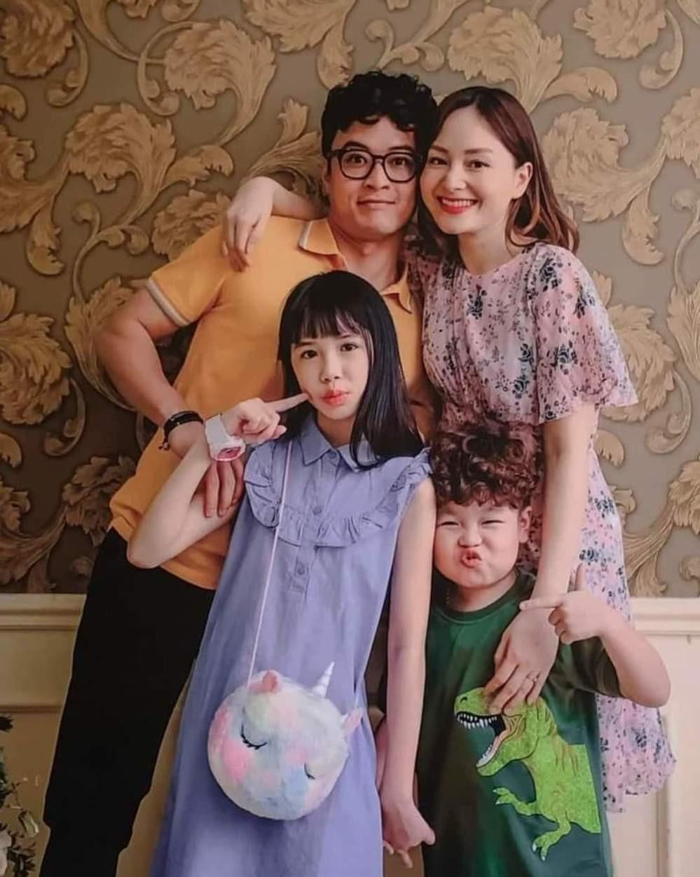 Hình ảnh gia đình 4 người hạnh phúc nay chính thức lùi vào dĩ vãng