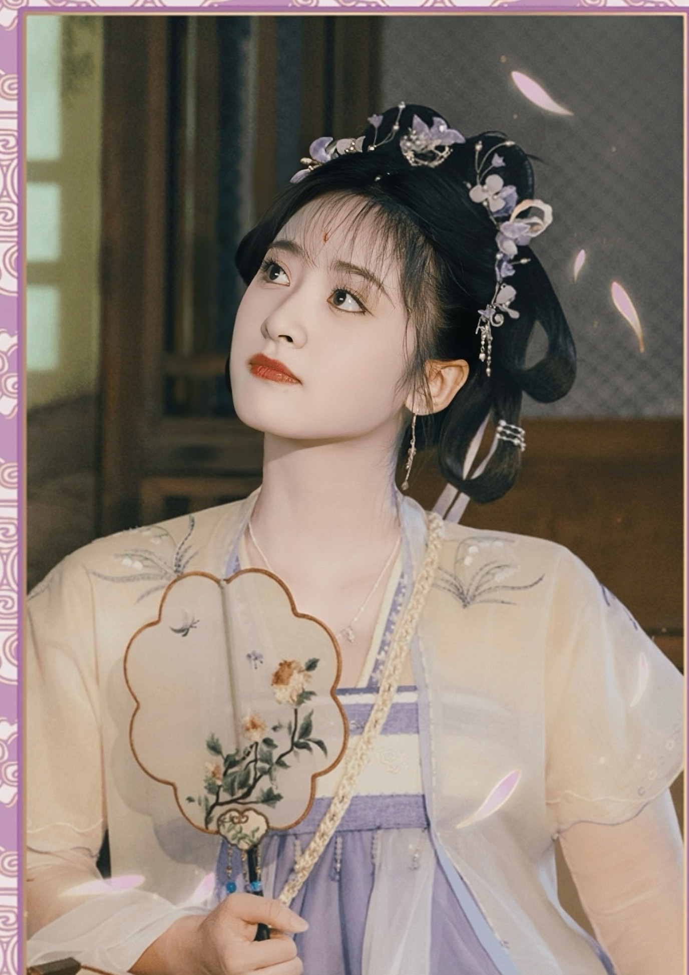 Nữ phụ Thẩm Nguyệt lại được yêu thích hơn. Nữ phụ Thẩm Nguyệt lại được yêu thích hơn.